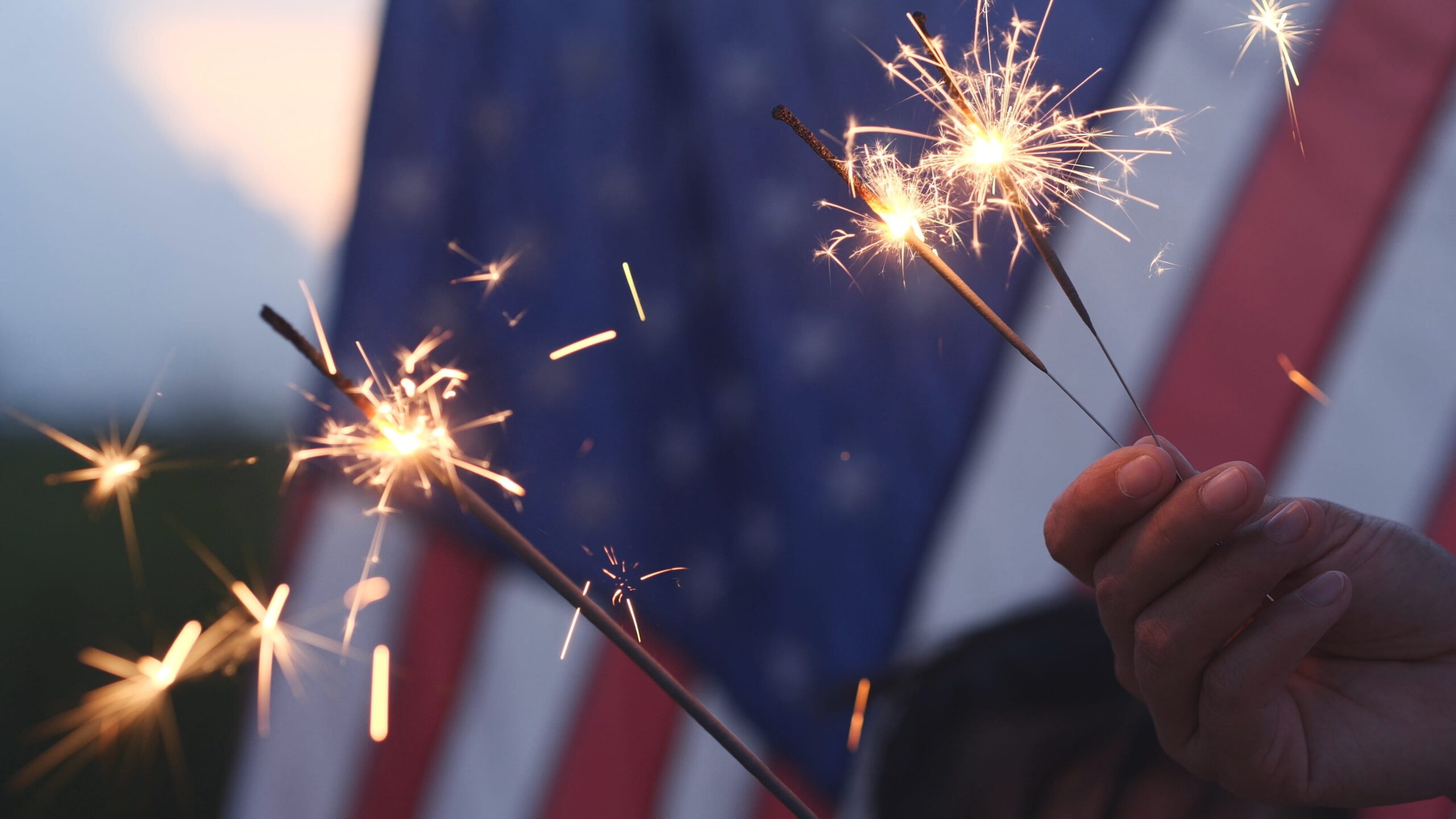 response-marketing-group-rmg-discover-dahlonega-july-4-sparklers-american-flag